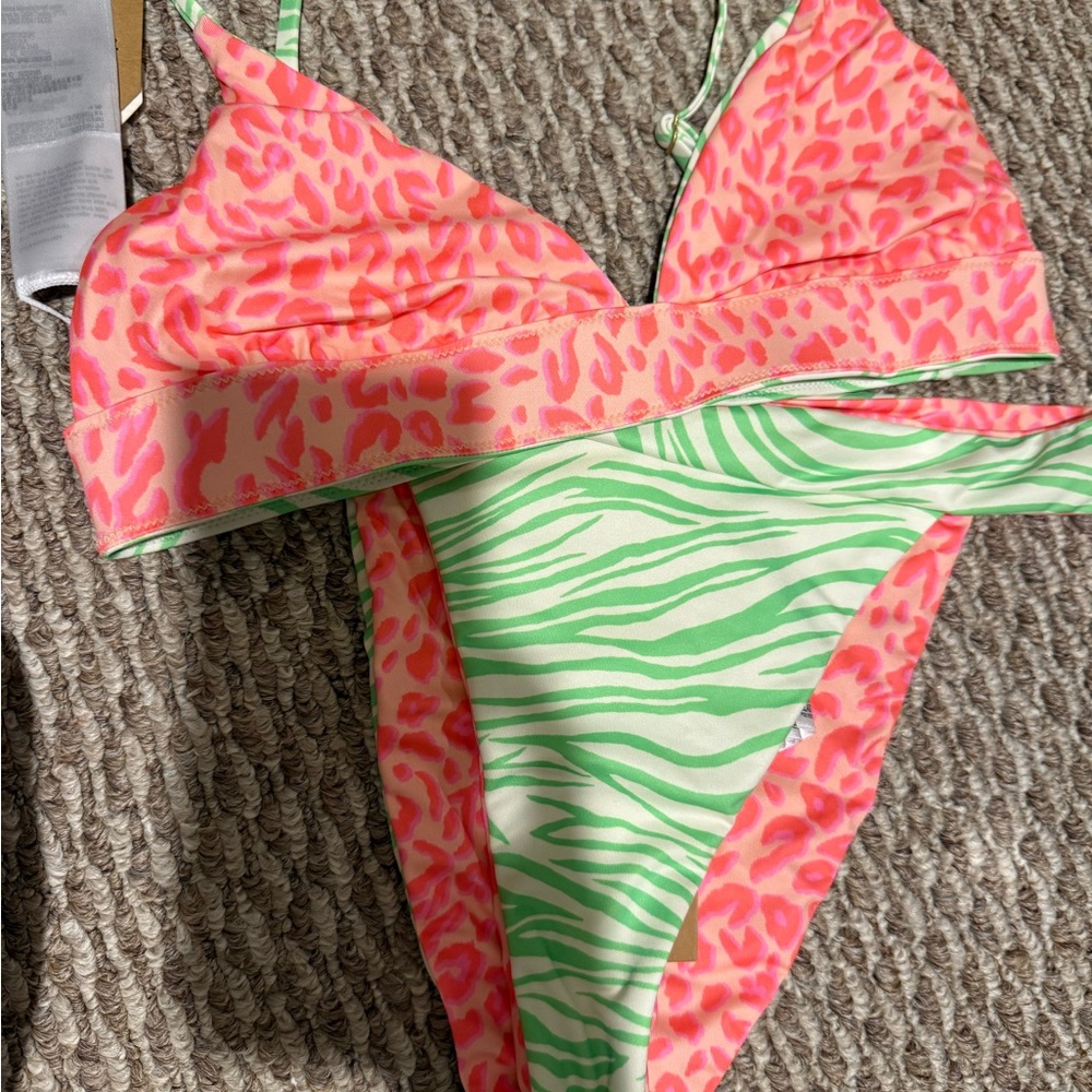 Cutest reversible bikini for the summer